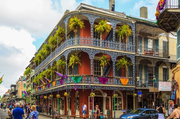 building in the french quarters in New orleans 