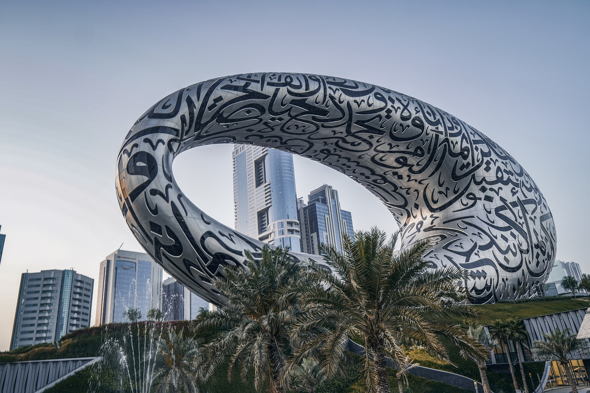 Дубайский сайт. Музей будущего в Дубае. Музей будущего в Дубае 2023. Музей будущего в Дубае внутри. Музей кольцо в Дубае.